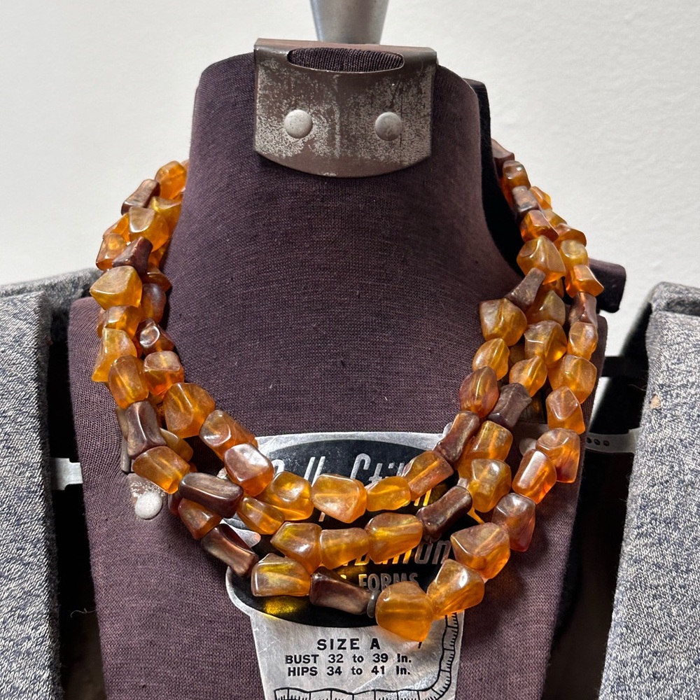 Amber-colored tiered necklace